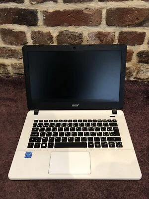 Acer Aspire E1 331 Intel Celeron N3050, 4Go de RAM, stockage de 500Go - Photo 1/4
