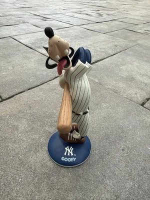 Danbury Como Nuevo New York Yankees 2002 Personajes Disney Goofy RARO  Foto 1 de 4