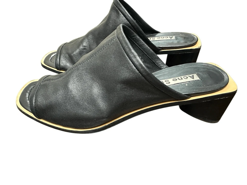 Mulas y zuecos de cuero Acne Studios Foto 1 de 4