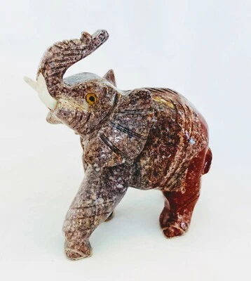 Elefante, hermoso mamífero, tallado a mano por artistas peruanos. Foto 1 de 4
