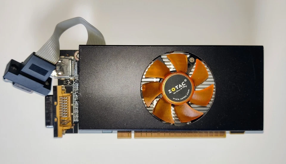 ZOTAC GeForce GT 430 (Fermi) 1GB DDR3 PCI Express 2.0 x16 Low Profile GPU - Image 1 of 3