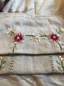 Vintage Fabric Table Runner with Edging & Embroidered Flower Ribbon Design - Picture 1 of 3