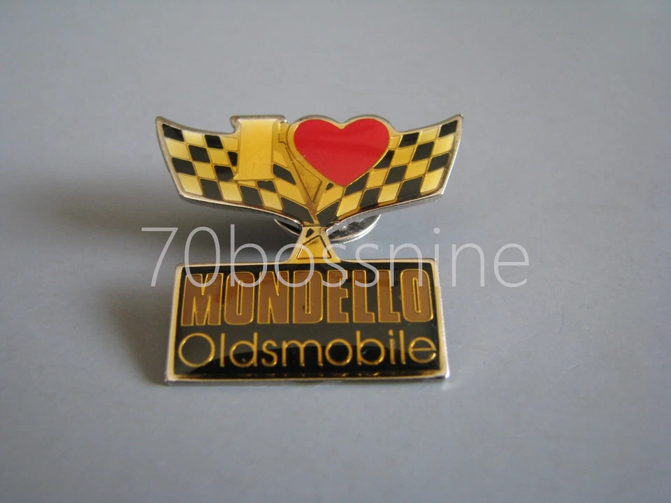 I "CORAZÓN" MONDELLO OLDSMOBILE LOGO NHRA DRAG CARRERAS SOMBRERO PIN SOLAPA Foto 1 de 1