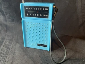 Vintage Channel Master BLAU Transistorradio 6242A AM FM tragbar mit 20" Antenne - Bild 1 von 8
