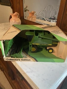 1/28 ERTL John Deere 9600 Combine w/ Bean & Corn Heads, Collector Edition NIB! - Picture 1 of 6
