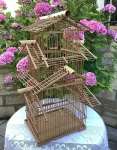 VINTAGE ORIENTAL WOODEN BIRDCAGE BIRD HOUSE & WOODEN PARROTS - PICK UP ONLY - Picture 1 of 4