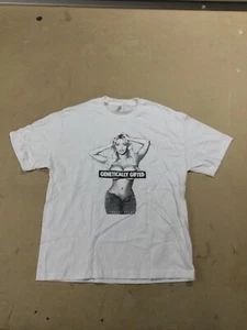 Lindsey Pelas weißes T-Shirt - "genetisch begabt" - Bild 1 von 3