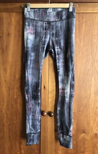 ASICS Size S Women’s Workout/Running/Yoga Leggings Grey/Pink Print Pocket Tights - Picture 1 of 14