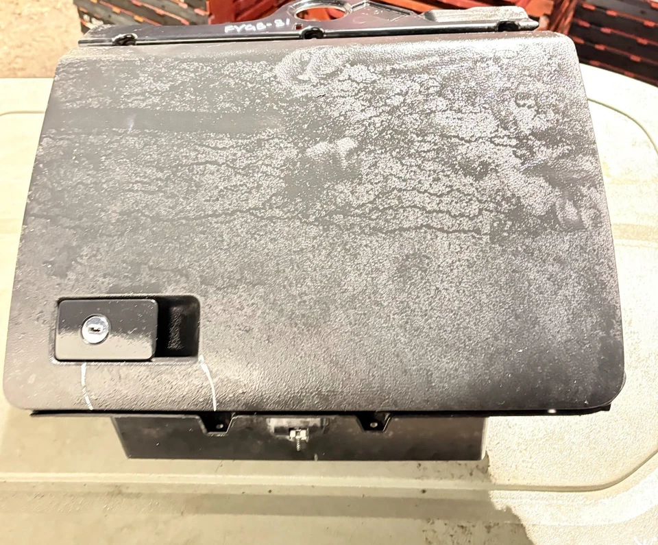 Guantera compartimento de almacenamiento Volkswagen Passat 2010-2015 Foto 1 de 4