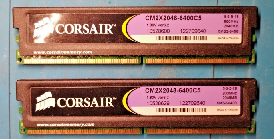 2 x 2 GB Corsair CM2X2048-6400C5 2 GB DDR2 800 MHz XMS2 -6400 - Immagine 1 di 1