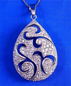 STERLING SILVER PAVE SET WHITE CZ HOLLOW TEAR DROP PENDANT, W/18" CHAIN - Bild 1 von 4