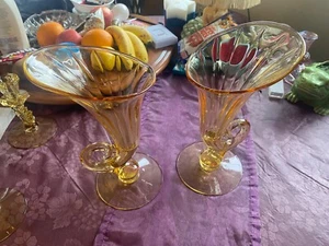 Vintage Cambridge Glass Mandarin Gold Yellow Cornucopia Vase 10-1/4" Tall—2 - Picture 1 of 1