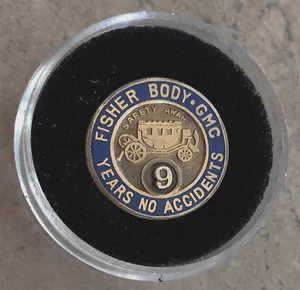 Rare FISHER BODY GMC Screw-Back Pin Badge: Iconic Buggy or Coach Image; Safety - Picture 1 of 3