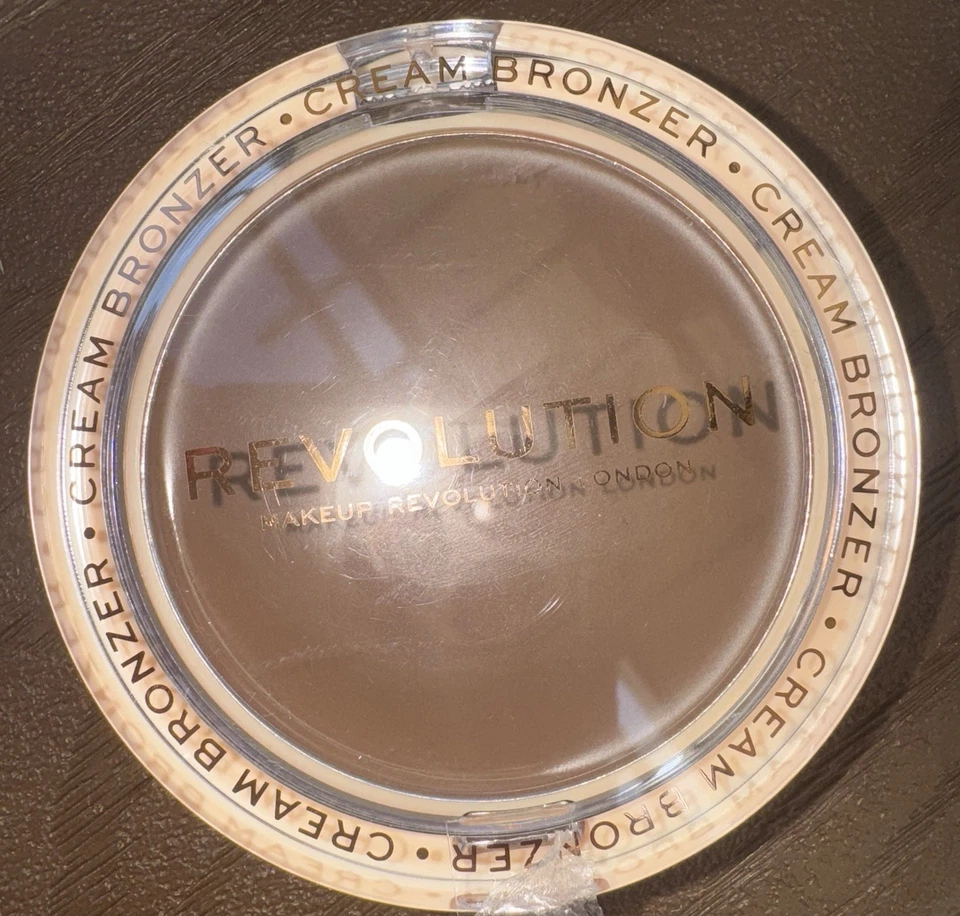 NEW REVOLUTION MAKEUP ULTRA CREAM BRONZER MEDIUM 0.24 OZ - Image 1 of 1