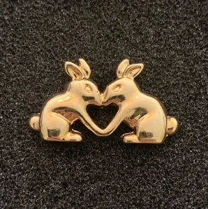 Vintage Cute Bunny Rabbits Holding Paws Gold Tone Rabbit Pin Brooch - SP11 - Picture 1 of 3