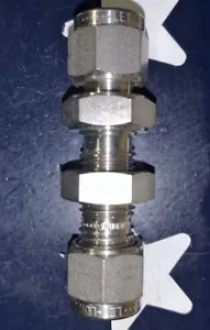 Let-Lok 6 mm 316L Edelstahl Schott Union Rohr OD (mm) 6 mm SS-6-6M0-61 - Bild 1 von 5