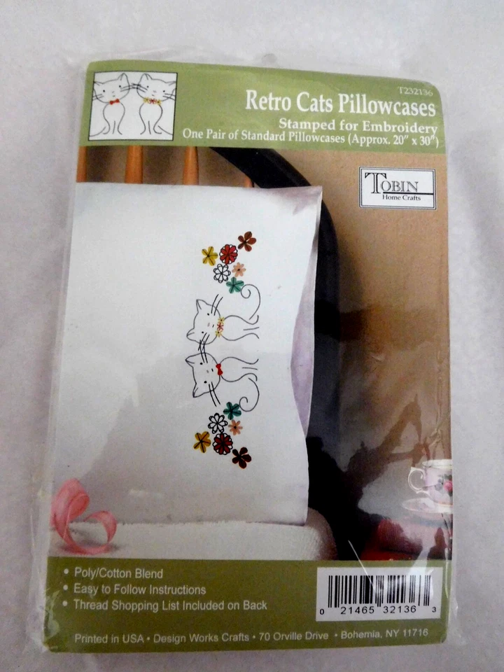 NEW NIP TOBIN RETRO CATS 20"X 30" 2 PILLOWCASES STAMPED FOR EMBROIDERY PRETTY! - Image 1 of 4