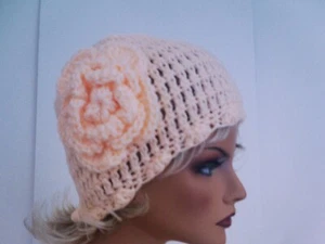 PALE PEACH SHIMMER FLOWER BEANIE CAP HAT HAND CROCHET BERET SKULL CAP CLOCHE - Picture 1 of 6