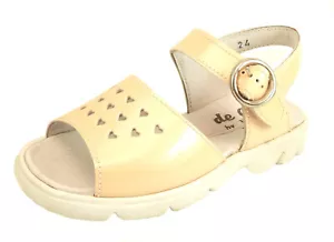 DE OSU -Spain -Girls Peach Pink Patent Leather Heart Sandals -European - Sz 6-7 - Picture 1 of 4