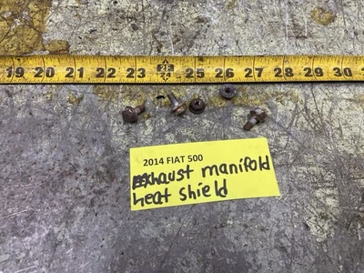 Colector de escape FIAT 500 12-18 2 puertas pernos y tuercas protectoras térmicas Foto 1 de 4