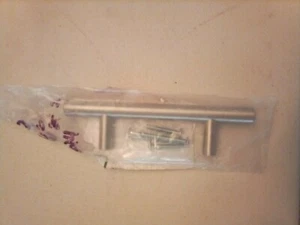 Unbranded Pull/Handle Silver Pull w/Screws (F1) - Picture 1 of 1