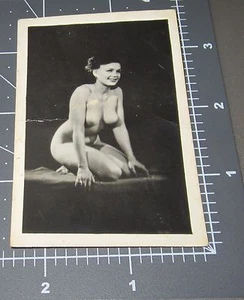 WWII Pinup Girls Women Nude Model Topless Lady Beauty Vintage Snapshot PHOTO #3 - Picture 1 of 1