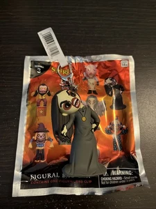 Spirit Halloween La Viuda 3” Figura Bolsa Clip - Imagen 1 de 4