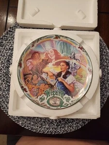 Bradford Exchange Wizard of Oz “Over the Rainbow” Musical Plate - Picture 1 of 2