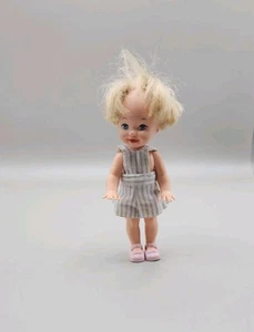 Mattel Barbie Lil Brother Tommy blonde Haare Overall Puppe - Bild 1 von 5