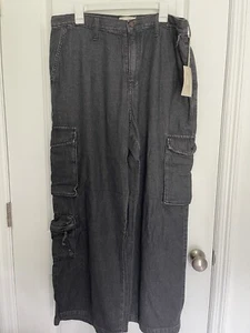 NWT Universal Thread Women's High-Rise Wide Leg Denim Cargo Pants Size 16 - Picture 1 of 8