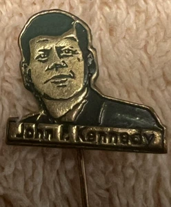 (1) Spilla cappello stick spilla originale anni '60 campagna JFK John F Kennedy vintage - Foto 1 di 3