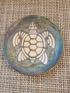 Pottery Small Dish/Turtle Signed Excellent Condition Hand Made - Picture 1 of 4