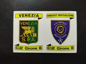 FIGURINA CALCIATORI PANINI 1984/85 SCUDETTO VENEZIA/... n 566 NUOVA CON VELINA - Imagen 1 de 2