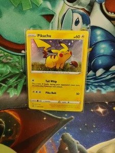 Pokémon TCG Black Star Promo Holo Pikachu SWSH 039 - Bild 1 von 2