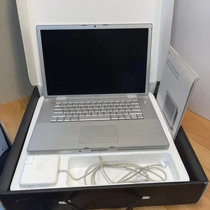 2008 Apple MacBook Pro A1260 15.4" Laptop 2.5 GHz Core 2 Duo 250GB Nvida GeForc - Bild 1 von 24