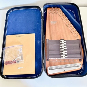 AUTOHARP BY OSCAR SCHMIDT WITH CARRYING CASE BH MODEL - Picture 1 of 23