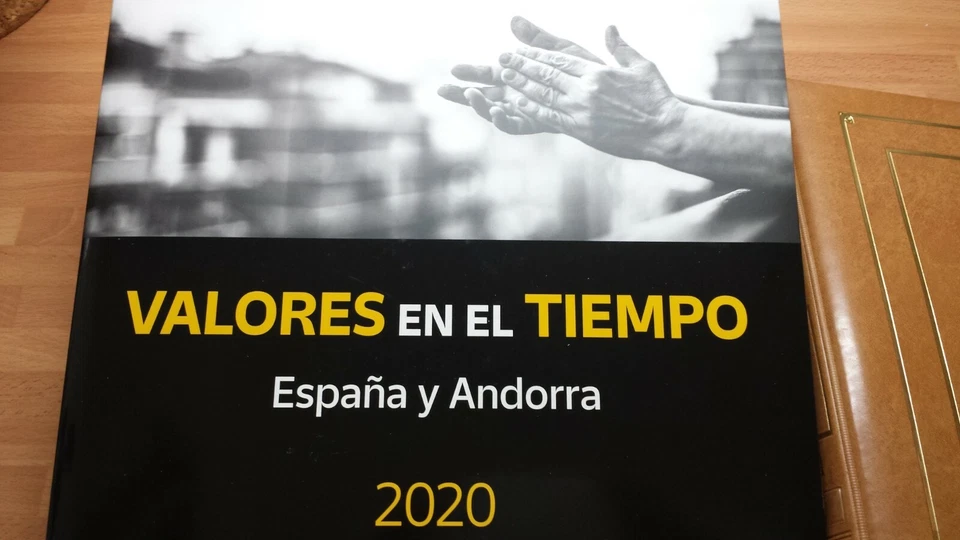 LIBRO CORREOS 2020 CON SELLOS DE ESPAÑA Y ANDORRA, LUJO OFERTA ÚNICA Y ESPECIAL. - Imagen 1 de 1
