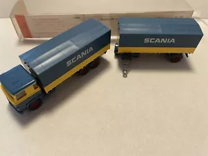 (M-47) Wiking 460 camion H0 1:87 Scania LBT 111 rimorchio pianale telone IMBALLO ORIGINALE - Foto 1 di 6