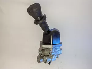 Valvola freno di stazionamento manuale originale Knorr Bremse per Renault Premium Kerax DPM28A - Foto 1 di 3