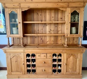 Priced to sell! Stunning Dining Room Sideboard Buffet and Hutch - Picture 1 of 10