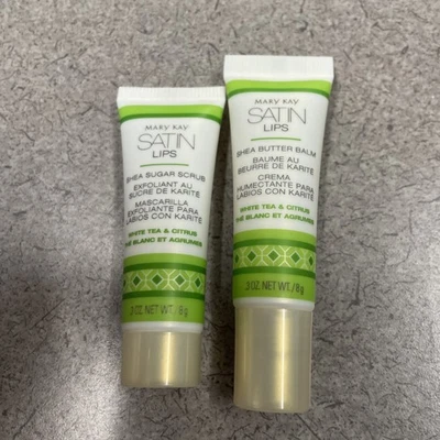 Exfoliante de bálsamo labial satinado de té blanco y cítricos Foto 1 de 2