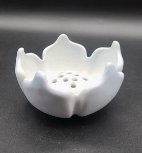 Van Briggle ciotola di loto bianca in ceramica con rana fiore set 2 pezzi - Foto 1 di 6