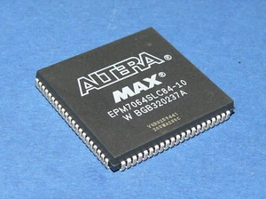 ALTERA EPM7064SLC84-10 Complex Programmable Logic Device (CPLD) SMD IC - Picture 1 of 3