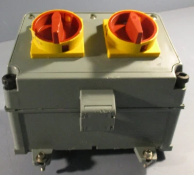 MENNEKES AMAXX Enclosure Assembly NEMA 4X Cat# AMX1A-919076 - Image 1 of 4