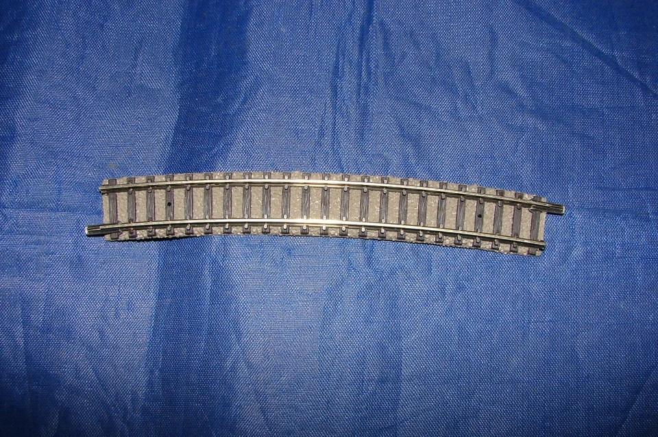 FLEISCHMANN N RAIL 9136 COURBE R 430 TRAIN ELECTRIQUE NEUF