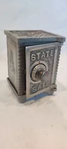 Vintage "State Safe" Combination Lock coin drop mini bank safe. Orig condition. - Picture 1 of 7