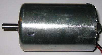 大型模型船电动机 - 12 伏直流 - 8 毫米 D 轴 - 18 安培摊位 — 第 1/4 张图片