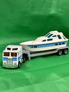 1981 Matchbox Kenworth Semi & Low Bed Trailer and BOAT - Picture 1 of 9
