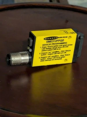 Banner SME312DVQD Photoelectric Sensor - Image 1 of 4