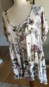 Torrid Womens Size 2 Ivory Floral Button Front V Neck Knit Baby Doll Top - Picture 1 of 9